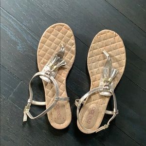 Beach sandals